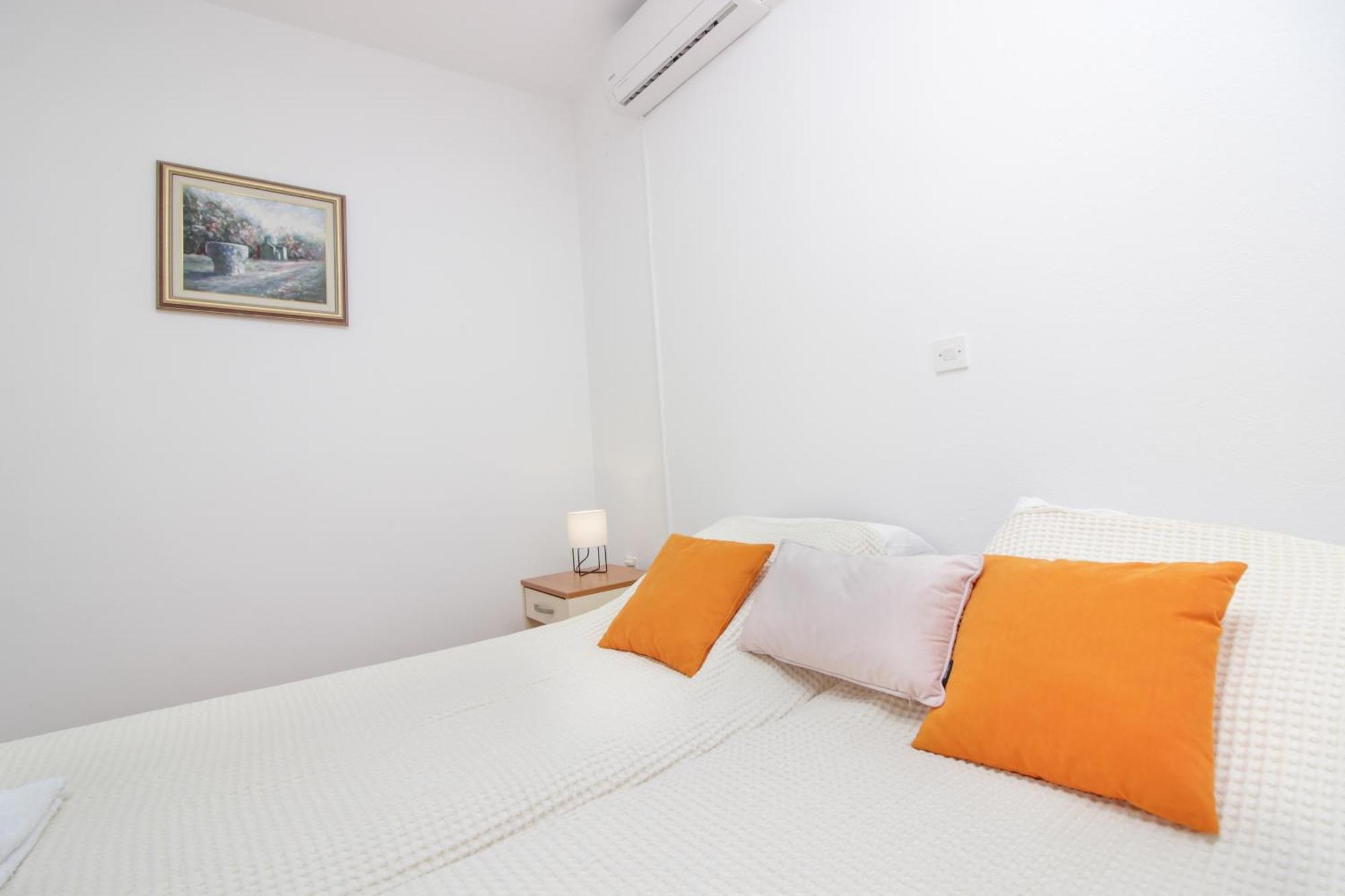 Apartments And Rooms With Parking Space Nin, Zadar - 5805 Room photo